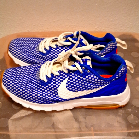 Nike Running Shoes - Picture 1 of 4